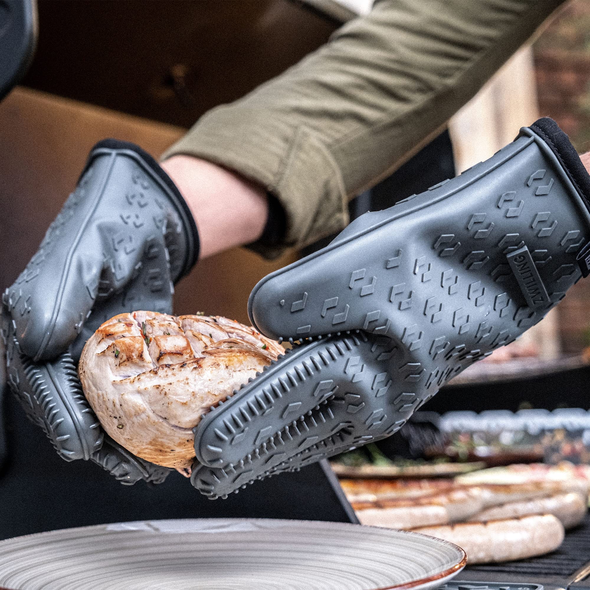 ZWILLING BBQ+ 3-pc Silicone Grill Mat & Gloves Set - Image 4
